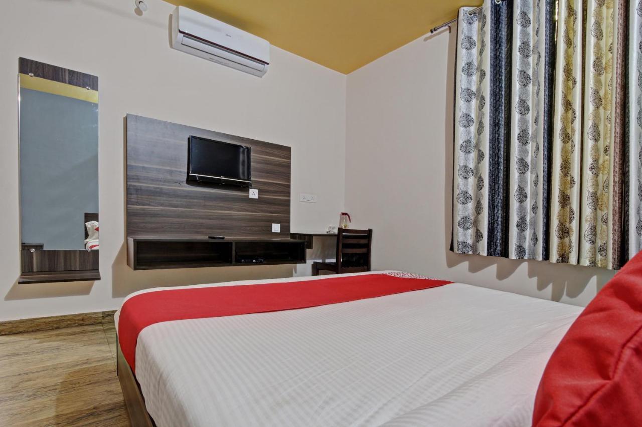 Oyo 48704 Rashi Farms Hotel Hubli Ngoại thất bức ảnh